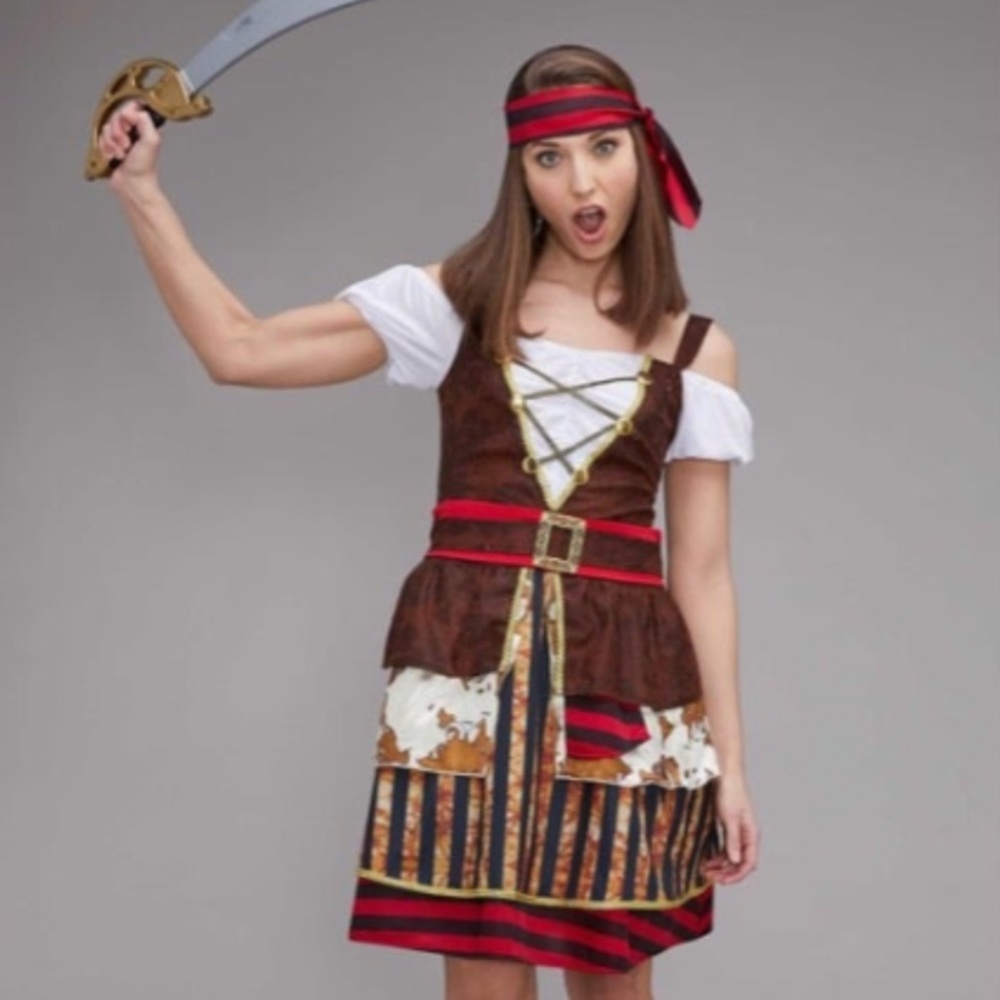 Chasing Fireflies Classic Pirate Costume for Women Size 16/18 NEW